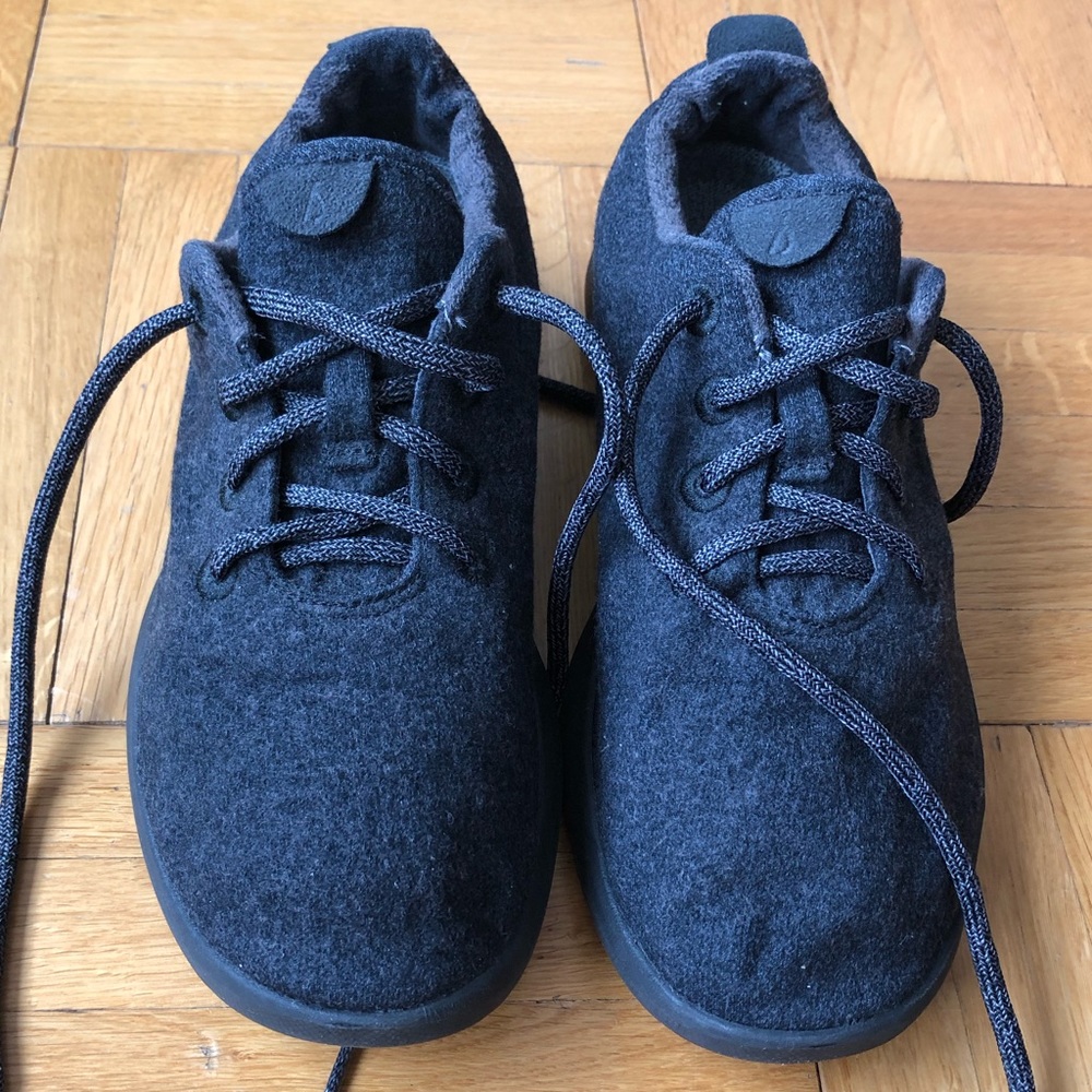 Men’s 9 allbirds dark grey wool sneakers